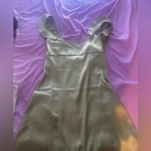 brand-Princess Polly  color- green   size-6 fits like a medium